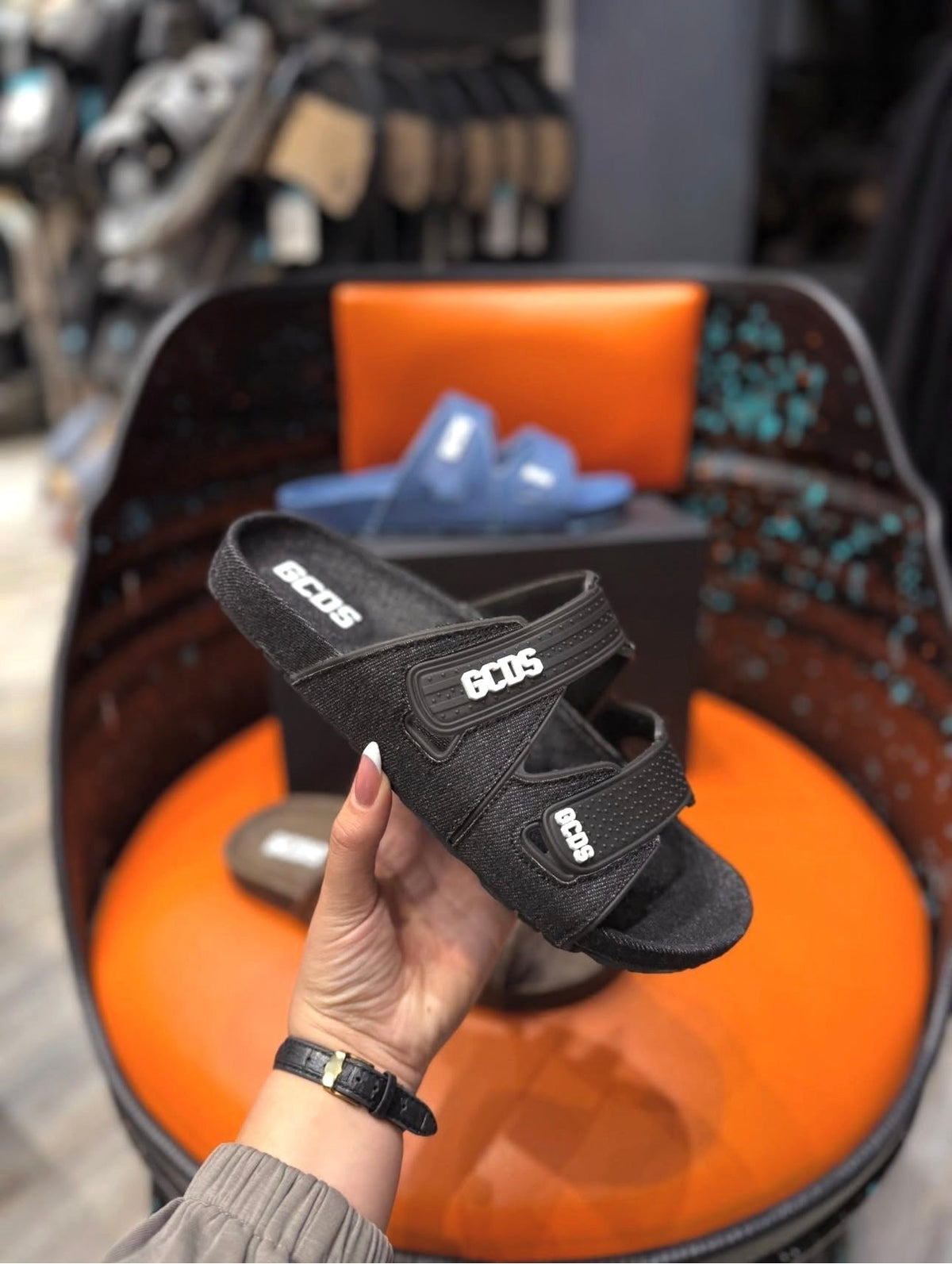 כפכף ג'ינס GCDS